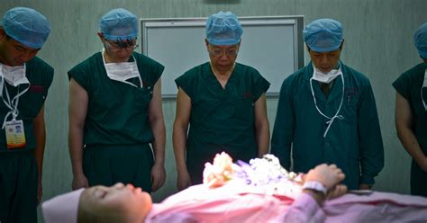China Bends Vow On Using Prisoners Organs For Transplants The New