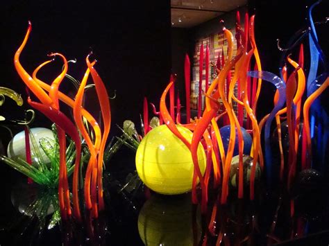 A Wonderland Through The Looking Glass The Art Of Dale Chihuly