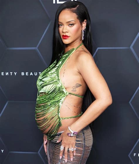 Rihannas Latest Look Is The Maternity Version Of Naked Dressing