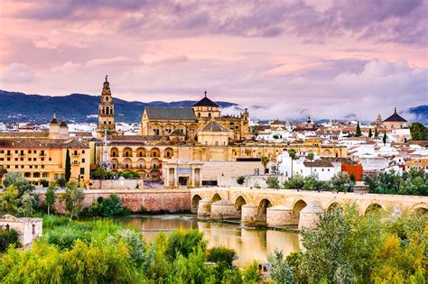 Free Tour Centro Histórico De Córdoba White Umbrella Tours