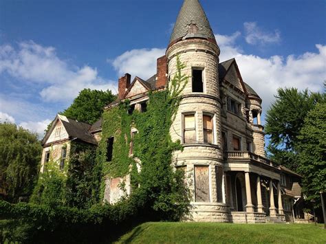 45 Most Fascinating Abandoned Mansions Design Ideas You Should Know