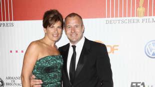 5 fuß und 10.75 zoll. Heino Ferch: Das sind seine Frau und seine Kinder