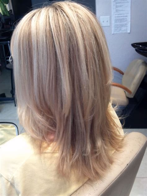 Medium length | Light blonde highlights, Pretty hairstyles, Long hair