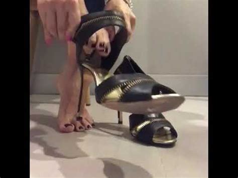 American Mistress Sexy Foot Kissing Youtube