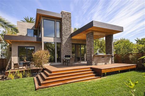 World of Architecture: Contemporary Style Home in Burlingame, California