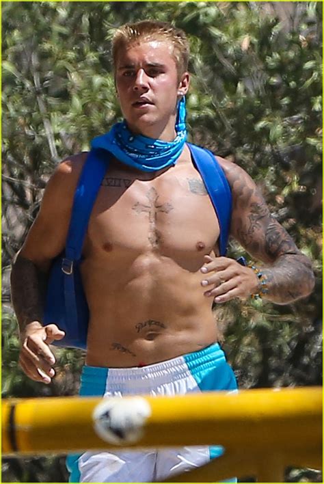 Justin Bieber Goes Shirtless For A Solo Hike Photo Justin Bieber Shirtless Pictures