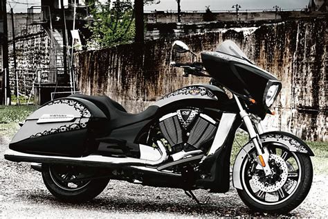 For 2012 victory has expanded the cross country into the cross country tour. VICTORY CROSS COUNTRY (2010-on) Review, Specs & Prices | MCN