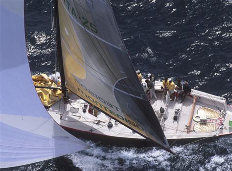 One yacht, known as the defender, represents the yacht club that currently holds the america's cup and the second yacht, known as the challenger. Il navigatore - Fondazione Gardini