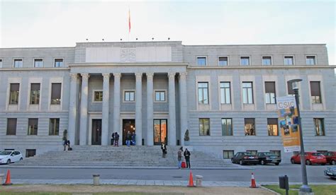 Entidad pública española, fabricante de documentos de identificación, moneda circulante y de colección, papel de seguridad, servicios de certificación electrónica, etc. La Casa de Papel | Locaciones | Google Maps | dónde queda ...
