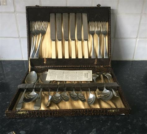 24 Piece Sheffield Stainless Steel Cutlery Bromley London In Bromley