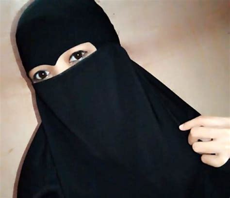 Kumpulan Gambar Wanita Muslimah Bercadar Menangis