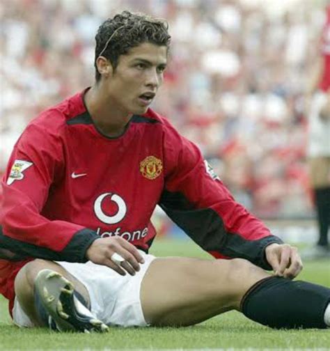 Check out this biography to know about his birthday, childhood, family life, achievements and fun facts about him. Cristiano Ronaldo Bio, Net Worth, Age, Insta, Children, Cr7