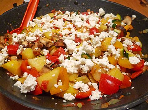 Gemüsepfanne mit Kartoffeln und Feta von Leck0rSchmeck0r