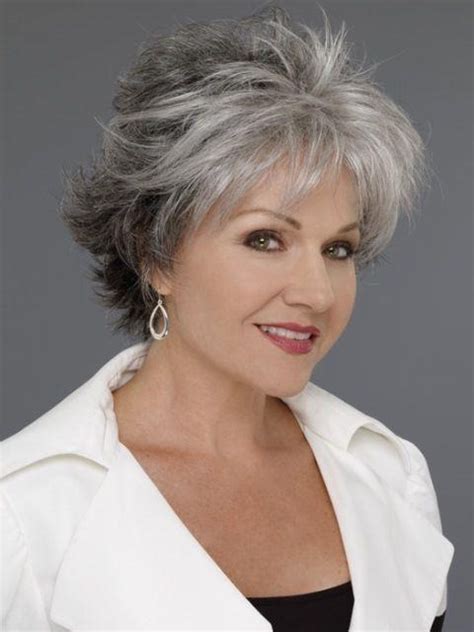 15 Best Short Hairstyles For 60 Year Olds