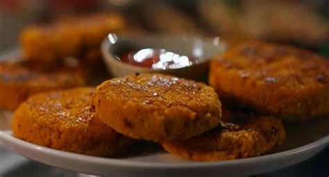 Serve rissoles and tomatoes with corn, mash and salad leaves. Alex Jones Welsh rissoles with corned beef recipe on Mary ...