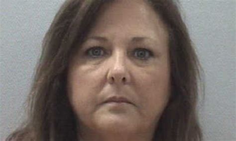 Susan Hammond Wild Hot Soccer Mom Accused Of Giving