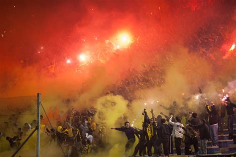 Maybe you would like to learn more about one of these? Torcedores da Copa Libertadores ensinarão "robô brigão" a ...