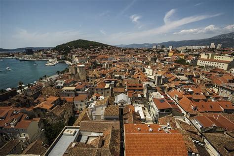 Explore the city on foot. Todo lo que debes visitar en la ciudad de Split (Croacia ...