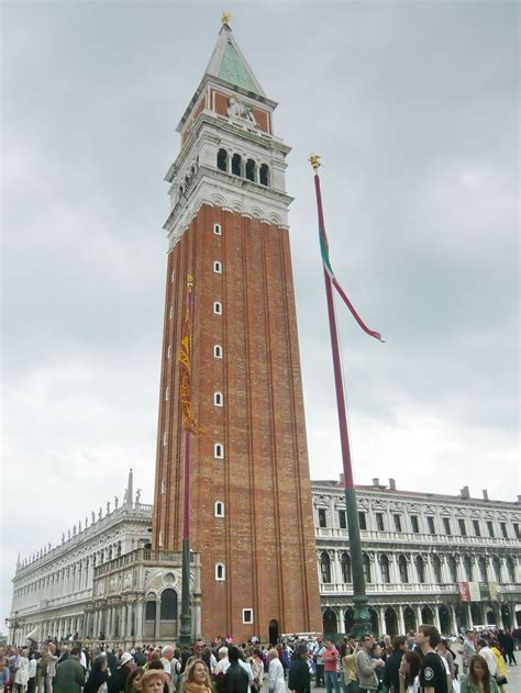 La Torre De La Plaza San Marcos De Venecia Piazza San Marco San