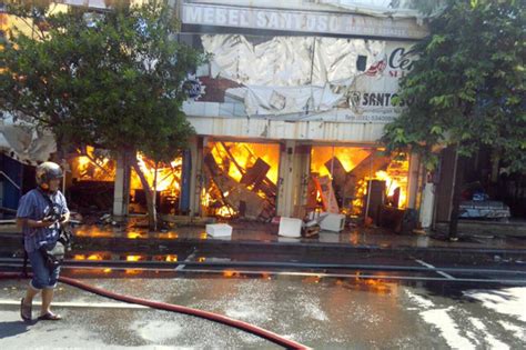 Api Membesar Dan Merembet Ke Toko Lain Di Jalan Gemblongan Suara Surabaya