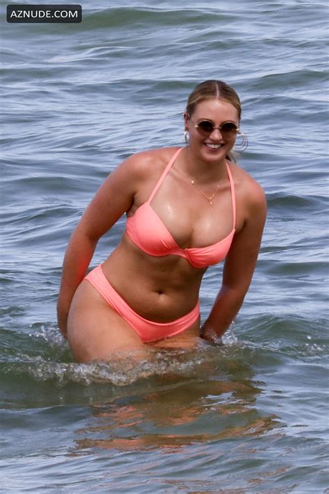 Iskra Lawrence Sexy Figure In Skimpy Pink Bikini While Enjoying The