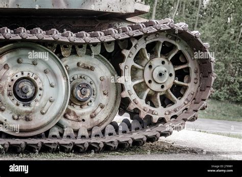 Tiger Tank Track Hi Res Stock Photography And Images Alamy