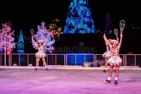 Winter Wonderland On Ice At Seaworld S Christmas Celebration 130