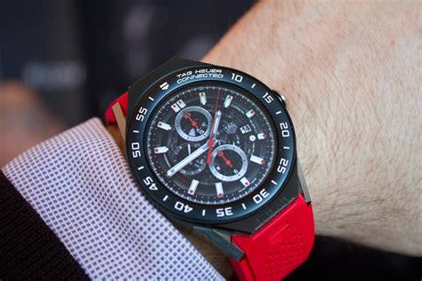 The watchmaker teamed up with intel, its partner from the previous model, to a truly modular watch featuring an original concept which is brand new in the field of connected watches: El nuevo smartwatch TAG Heuer Connected Modular 45, con ...