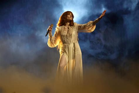 experience dance fever with florence the machine next weekend orlando orlando weekly