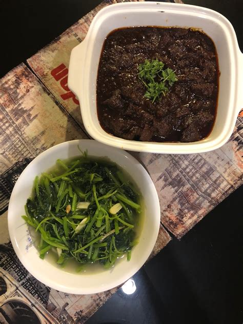 1 butir diparut dan di buat santan cara mudah memasak rendang daging ⇔buang serat dan lemak daging sapi dahulu. Fatin Liyana: Resepi Daging Masak Hitam Sedap dan Mudah