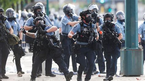 Minneapolis Police Putting Their Lives On The Line To Stop The Violence Frontline Heros Rpics