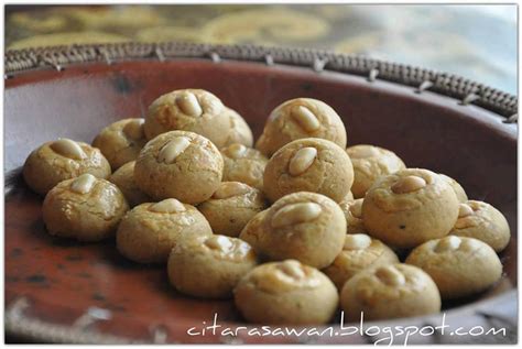 Resepi biskut untuk rujukan anda yang ingin membuat kuih raya sendiri. Resepi Biskut Mentega Kacang ~ Miss BaNu StoRy