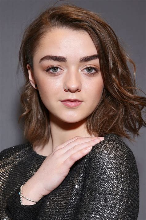 Maisie Williams Height Management And Leadership