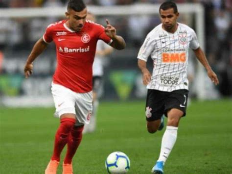 Em 2005, inter e corinthians, liderados por rafael sóbis e tévez, brigaram até a última rodada pelo título do brasileirão. Corinthians e internacional ficam no 0 a 0 em partida pelo ...