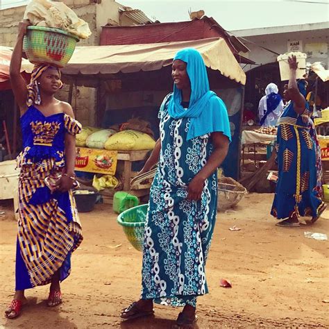 Shades of blue captured at the Sunday market, Sénégal | Human art, People around the world ...