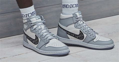 Dior jersey mujer en yoox. Kylian Mbappe Gifted A Pair Of Air Jordan I High OG Dior ...