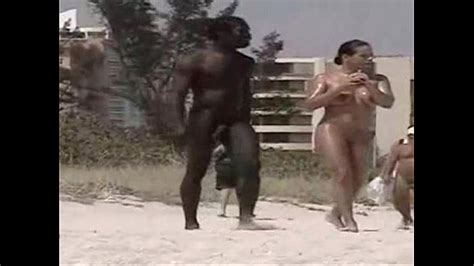 Gordos Desnudos En La Playa Video Porno Hd Pornozorras
