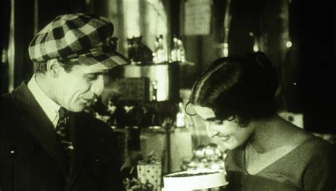 het sigarettenmeisje van mosselprom 1924