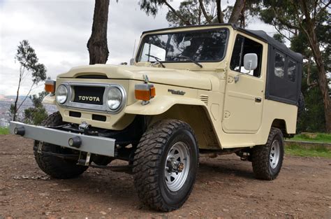 1977 Toyota Land Cruiser Fj43 For Sale On Bat Auctions Sold For