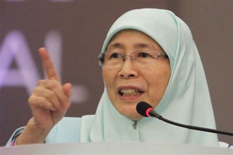 Dengan menggunakan kekuatan tentera, pihak komunis yang berada di dalam hutan berjaya ditumpaskan. PERANAN WANITA JANGAN DIABAIKAN | Nadi Negara