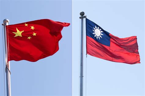 The Battle Over Which Flag To Fly In Americas Chinatowns Bbc News