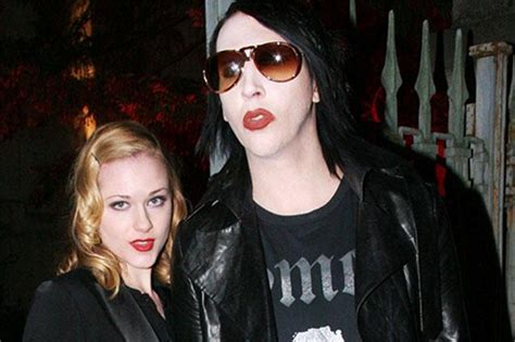 Marilyn manson should be held responsible for his actions and his words, which perpetuated and glorified violence against marilyn manson cutting himself 158 x's when he called evan rachel wood after breakup it's not love, it's abuse, patricia arquette. Evan Rachel Wood Opens Up About Affair With Marilyn Manson