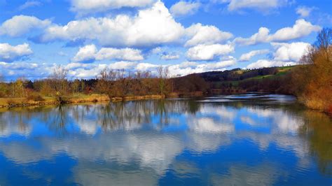 무료 이미지 경치 나무 자연 황야 산 구름 하늘 목초지 강 갈대 못 반사 가을 푸른 저수지 물줄기