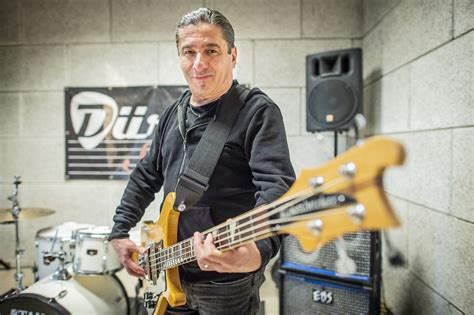 Csaba erös was born on august 6, 1959 in budapest, hungary. Boros Csaba: Próbáljunk pozitívan kijönni a járványból
