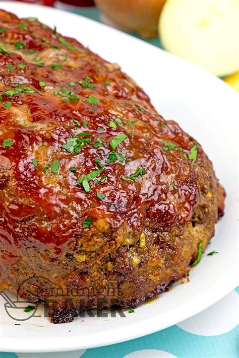 Classic meatloaf recipe…just like mom used to make. Copycat Cracker Barrel Meatloaf - The Midnight Baker ...