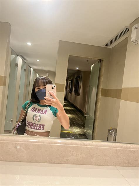 Lina On Twitter Pap Mirror Selfie