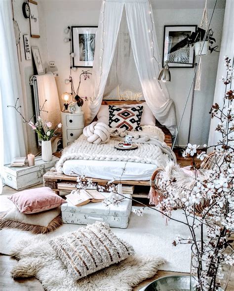 Reach out to a hippie trapped inside you and create a special atmosphere. Our Favorite Boho Bedrooms (and How to Achieve the Look ...