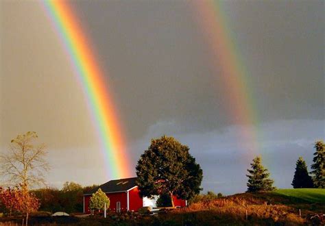 Free Rainbow Screensaver Rainbow Pictures Beautiful Rainbow Rainbow Sky