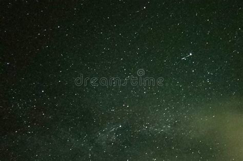 Estrellas En El Cielo Nocturno Foto De Archivo Imagen De Brillante