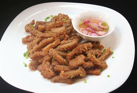 Explore classic beef dishes like meatloaf, chili, lasagna, meatballs, burgers and steaks. Deep-fried Crispy Beef Tripe - CASA Veneracion in 2020 | Crispy beef, Honeycomb tripe, Beef tripe